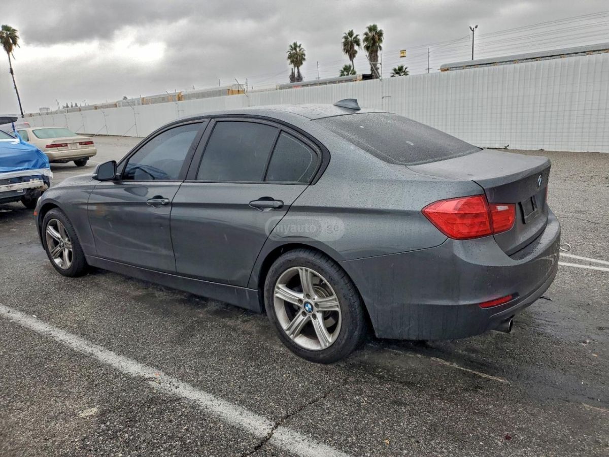 BMW 320 2015 — photo 2