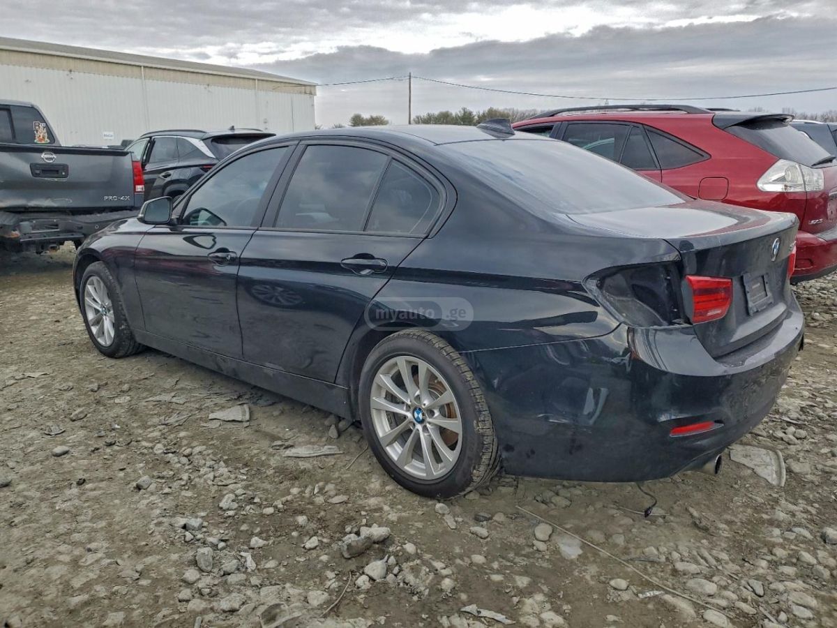 BMW 320 2018 — photo 2