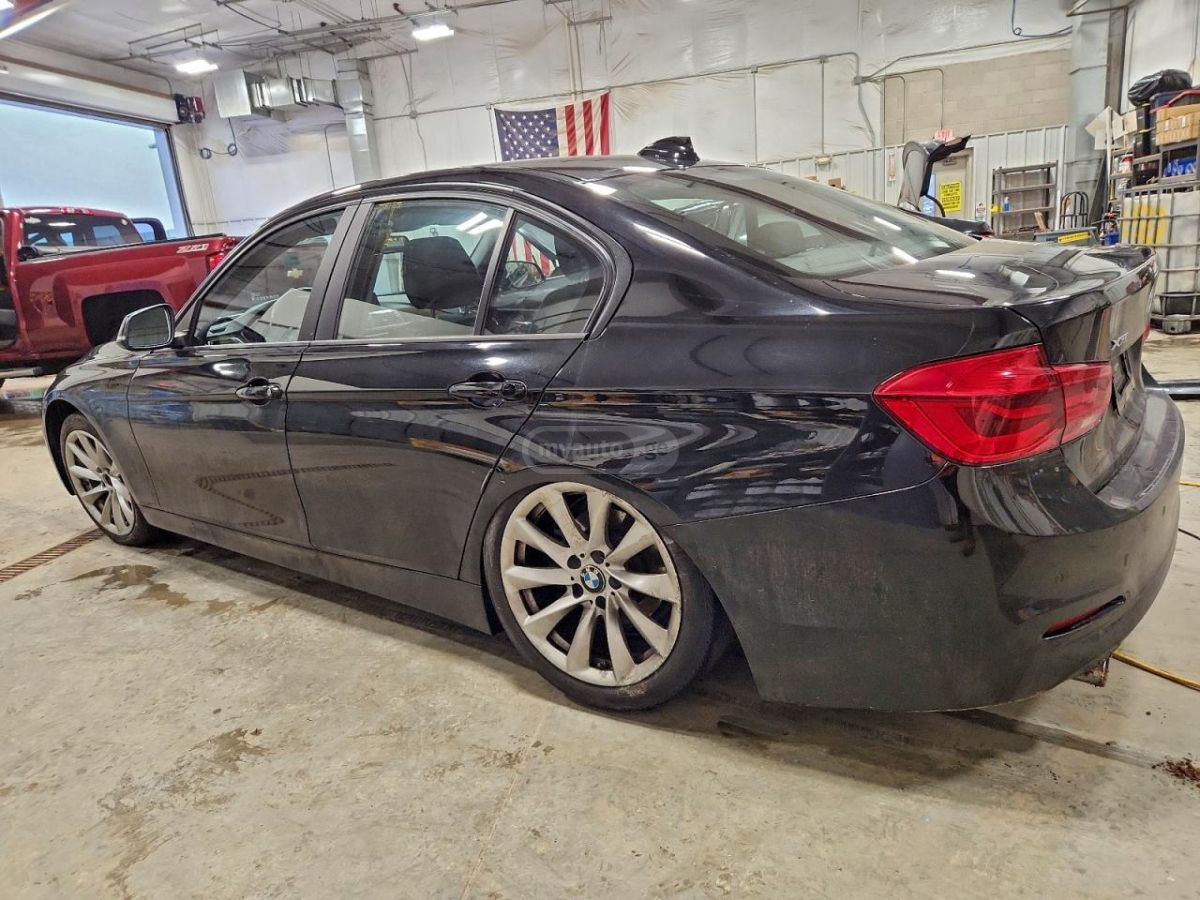 BMW 320 2018 — photo 2