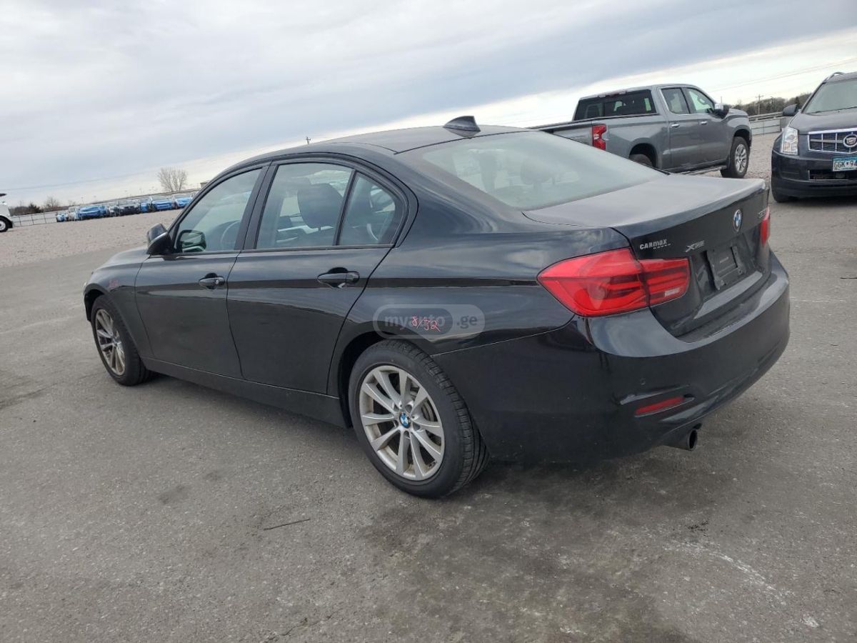 BMW 320 2016 — photo 2