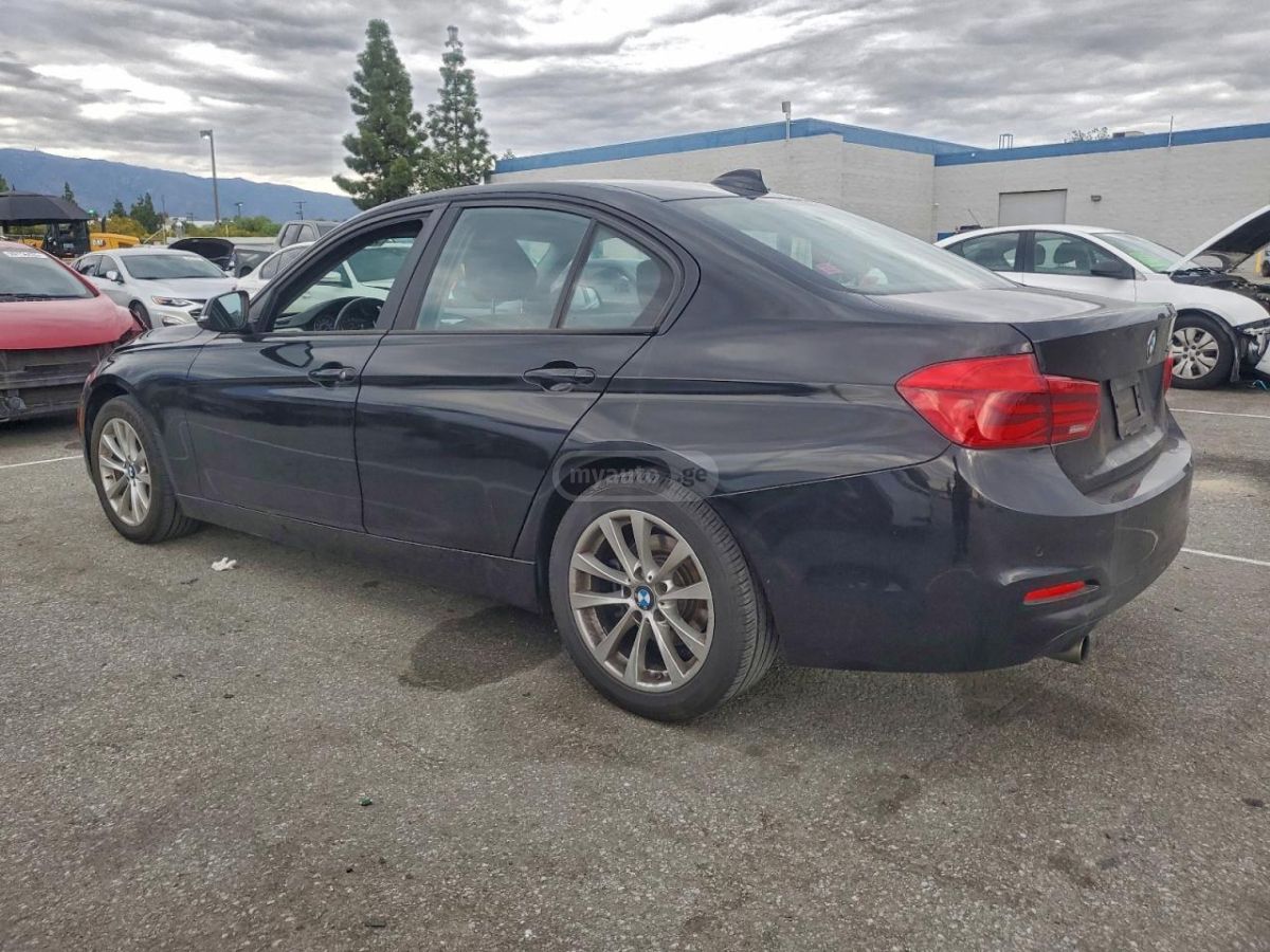 BMW 320 2017 — photo 2