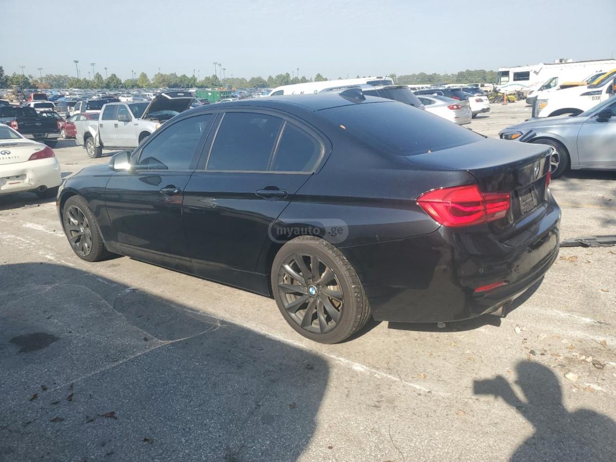 BMW 320 2018 — photo 2