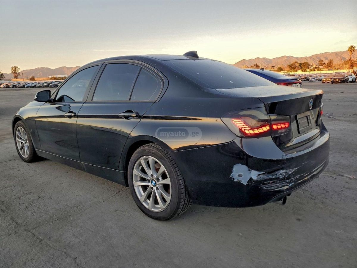 BMW 320 2017 — photo 2