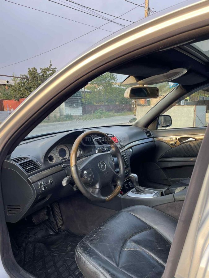Mercedes-Benz E 320 2003 — photo 2