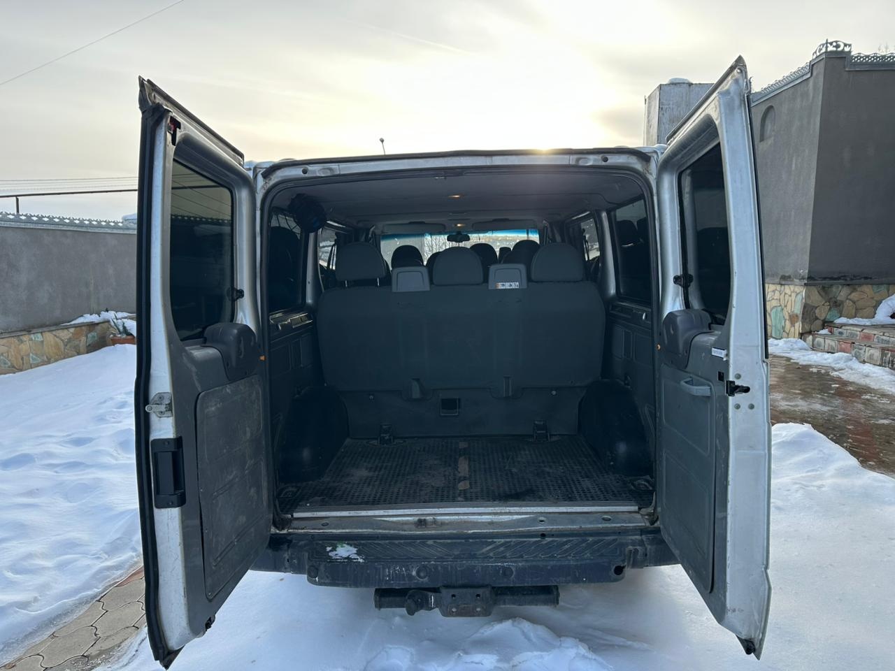Ford Transit 2008 — photo 2