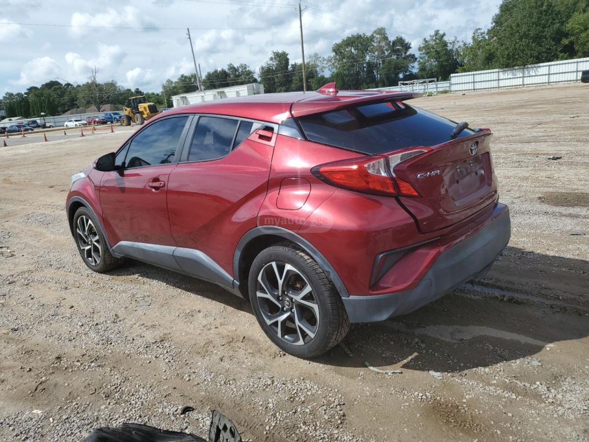 Toyota C-HR 2018 — photo 2