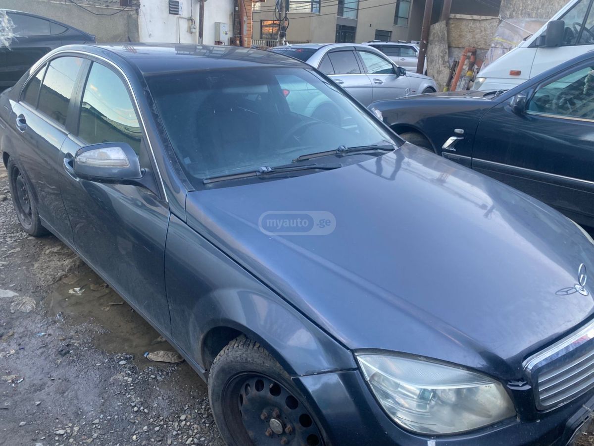 Mercedes-Benz C 300 2008 — photo 2