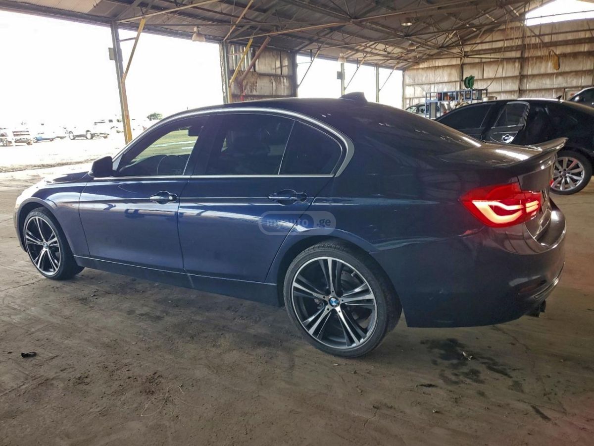 BMW 330 2017 — photo 2
