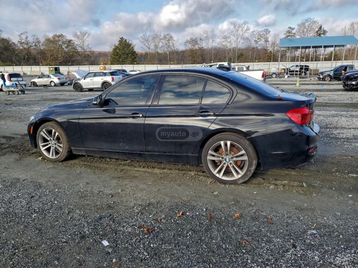 BMW 330 2018 — photo 2