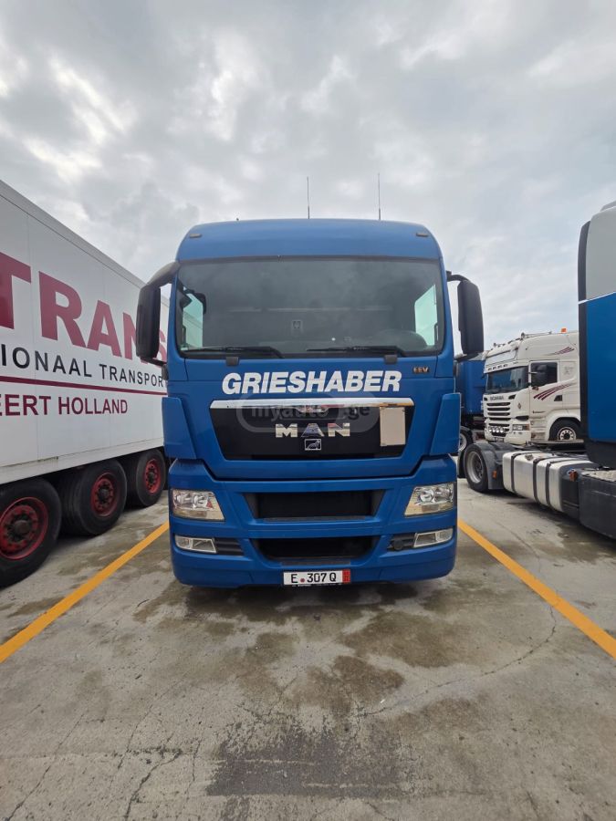 Isuzu TGX