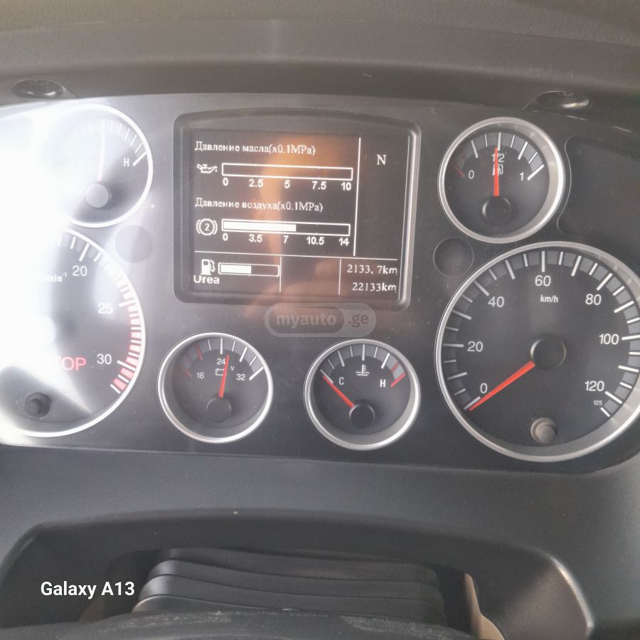 UAZ T5G 2025 — photo 2