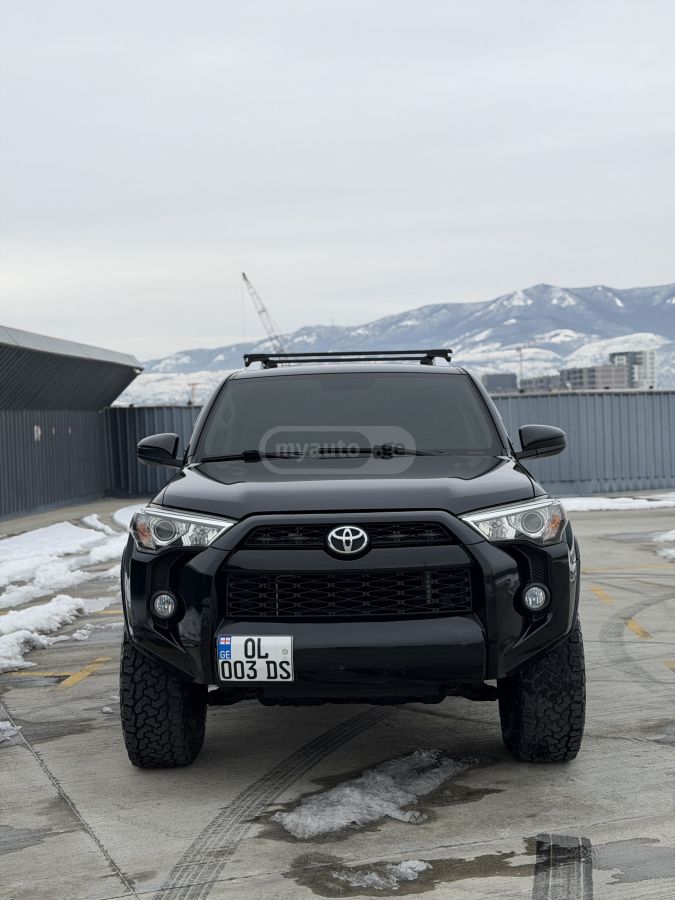 Toyota 4Runner 2017 — photo 2