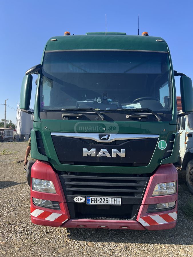 Isuzu TGX
