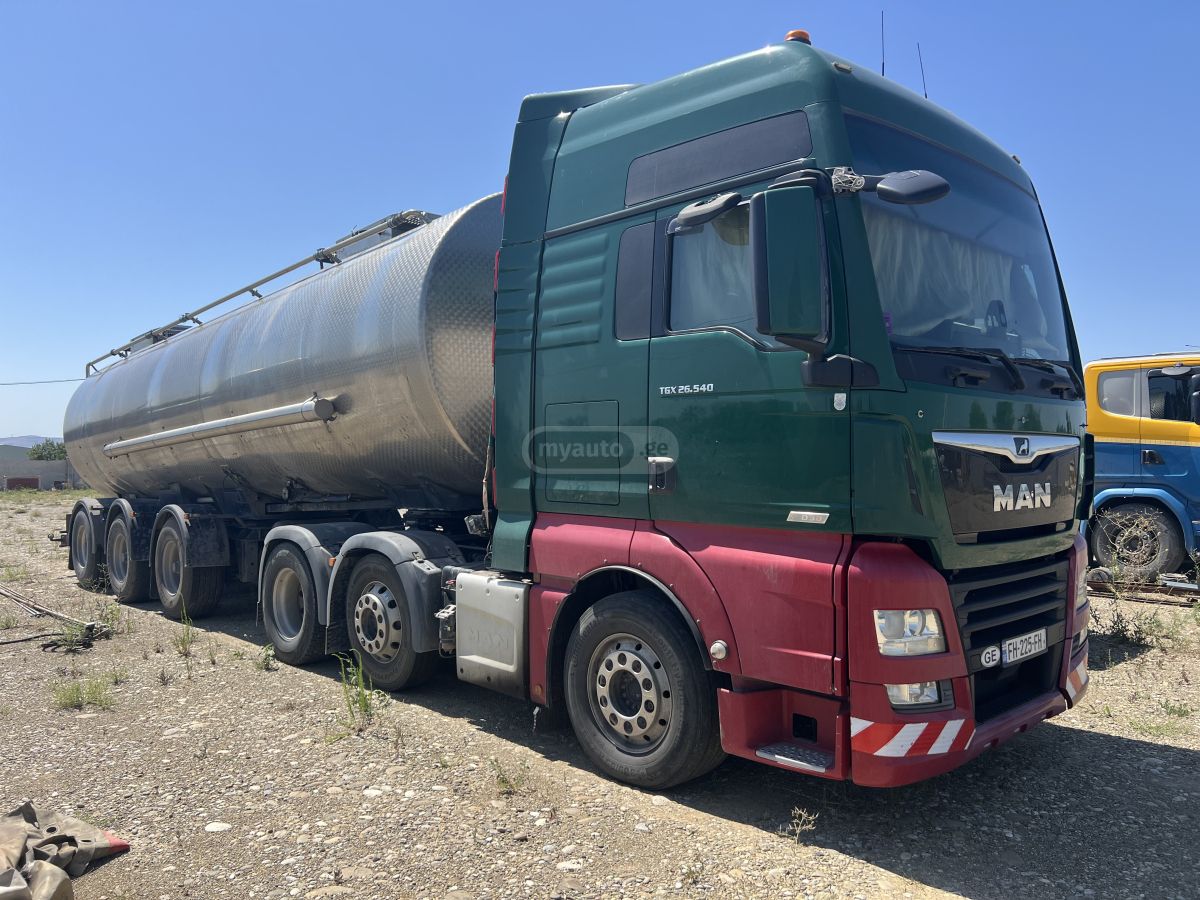 Isuzu TGX 2018 — photo 2
