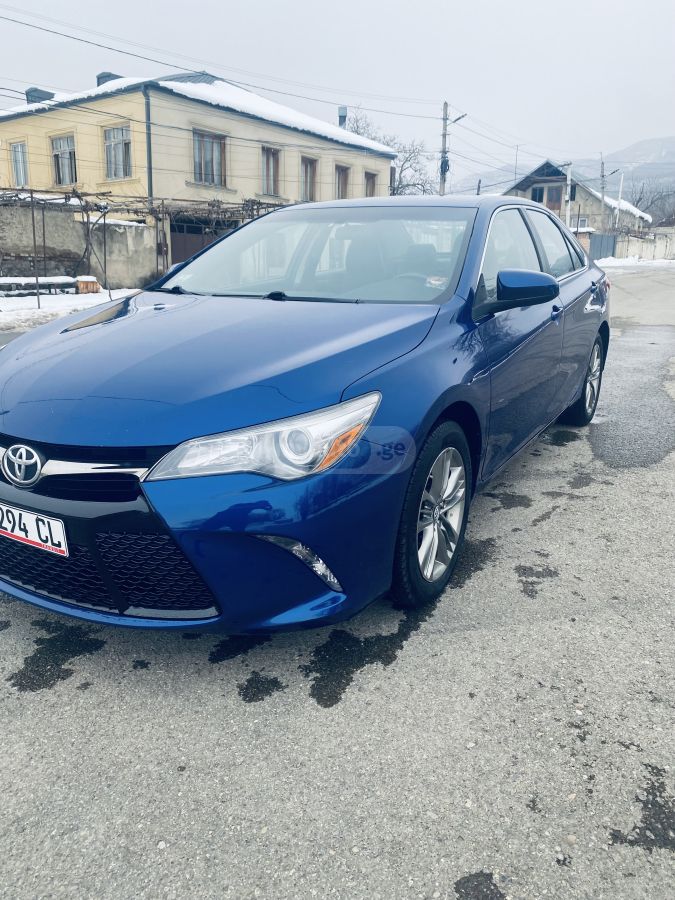 Toyota Camry 2016 — photo 2