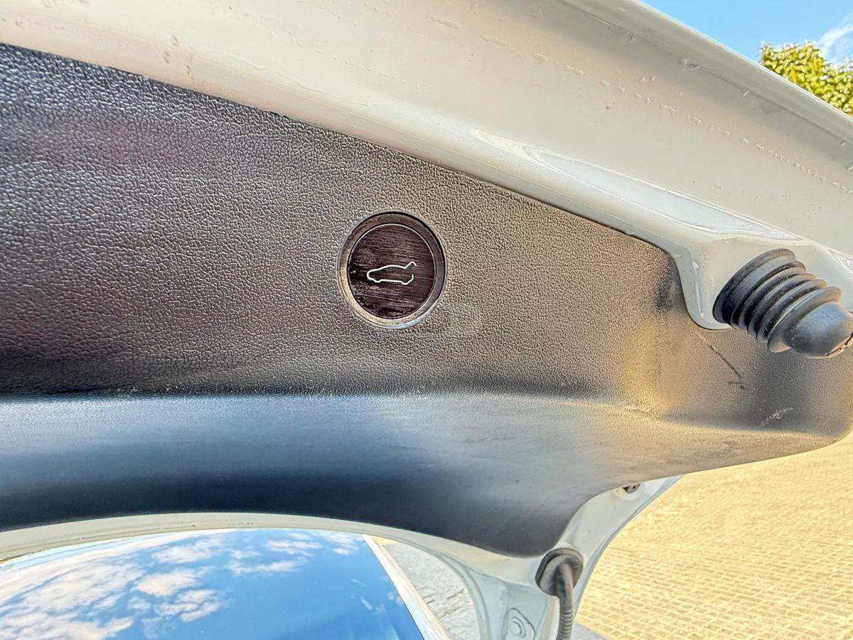 Tesla Model 3 2023 — photo 2