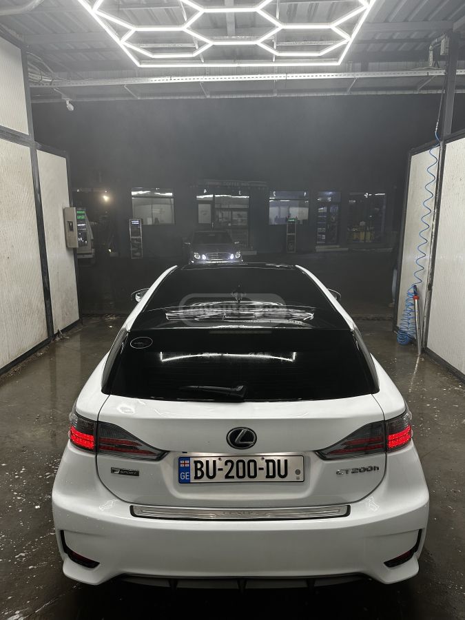 Lexus CT 200 h 2014 — photo 2