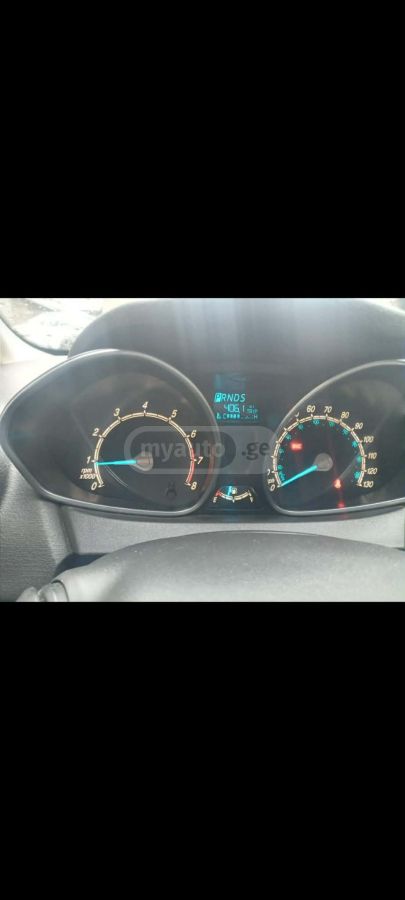 Ford Fiesta 2013 — photo 2