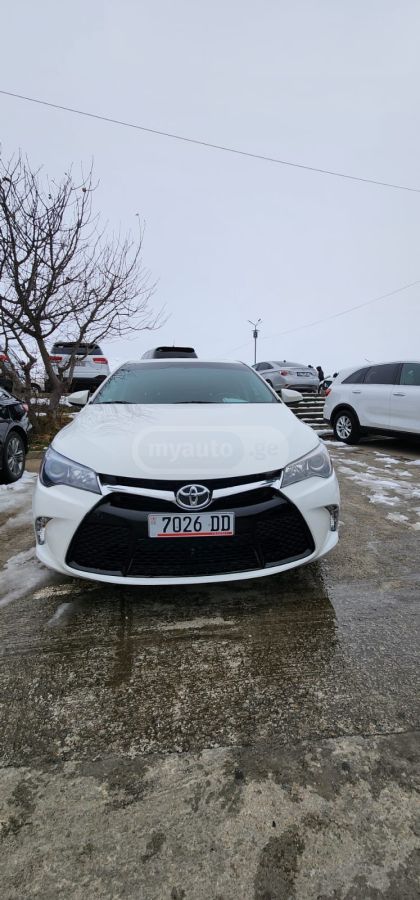Toyota Camry 2016 — photo 2