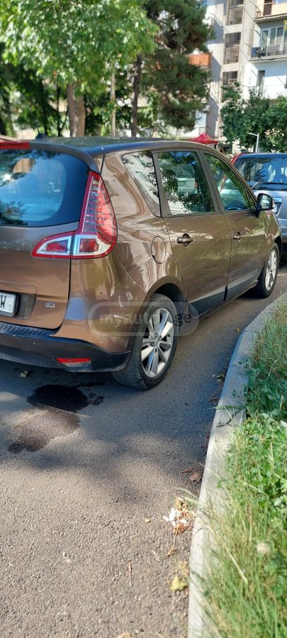 Renault Scenic 2010 — photo 2