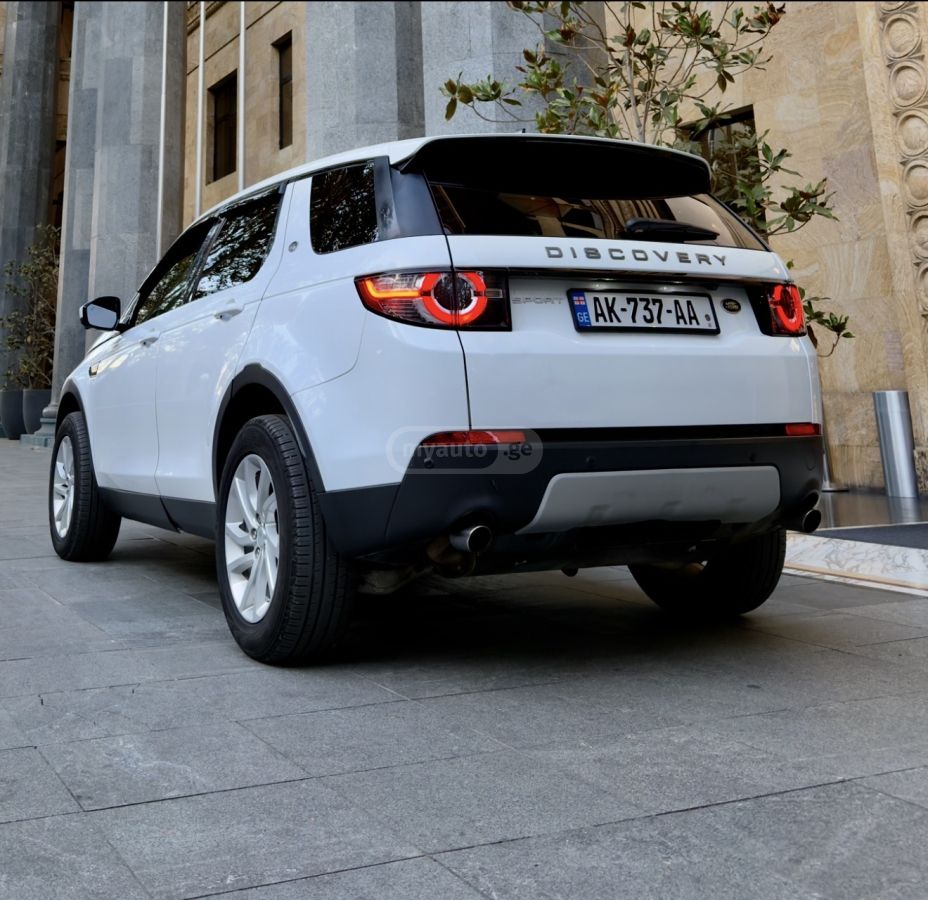 Land Rover Discovery Sport 2016 — photo 2