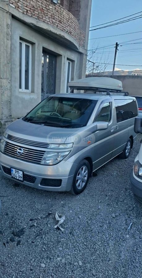 Nissan Elgrand 2003 — photo 2