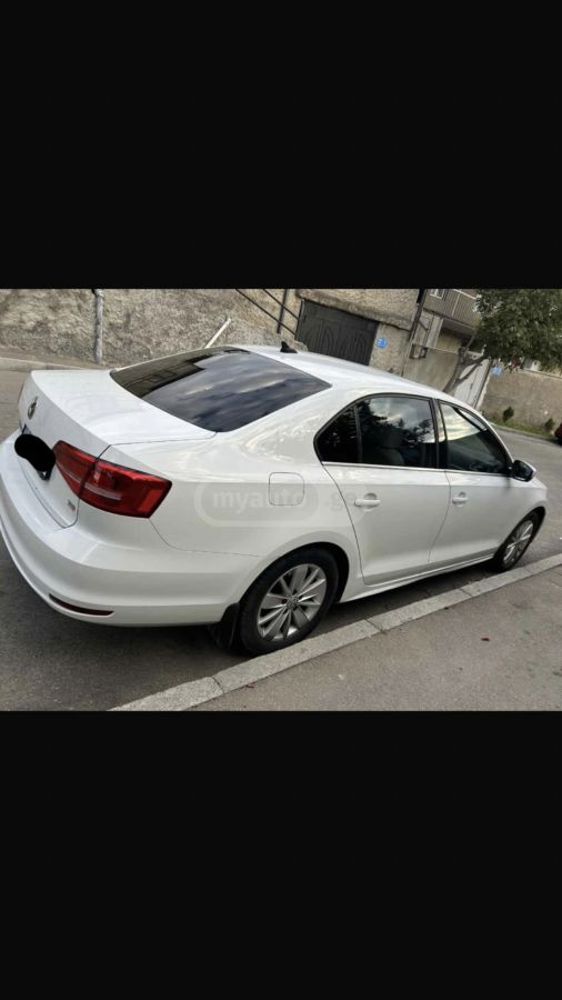 Volkswagen Jetta 2015 — photo 2