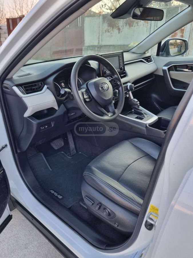 Toyota RAV4 2022 — photo 2