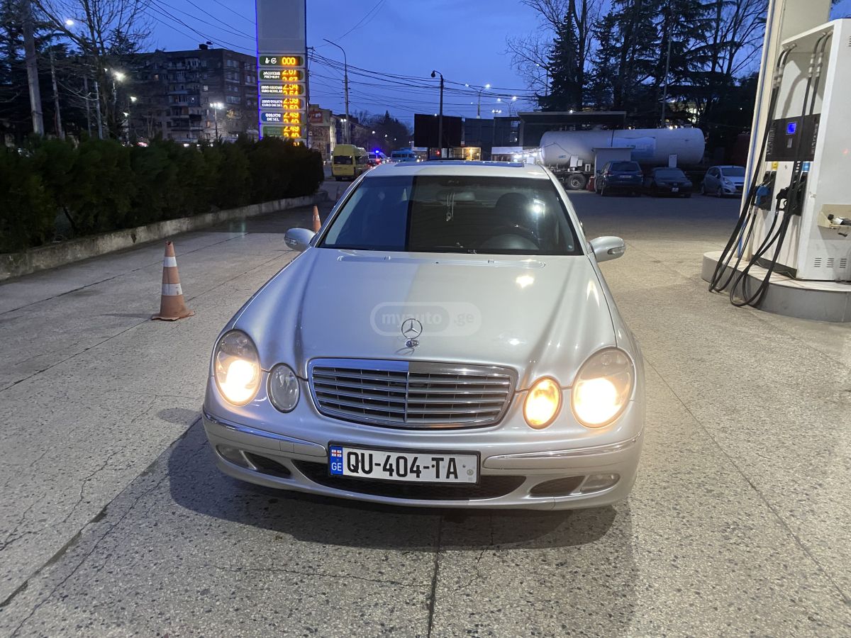 Mercedes-Benz E 220