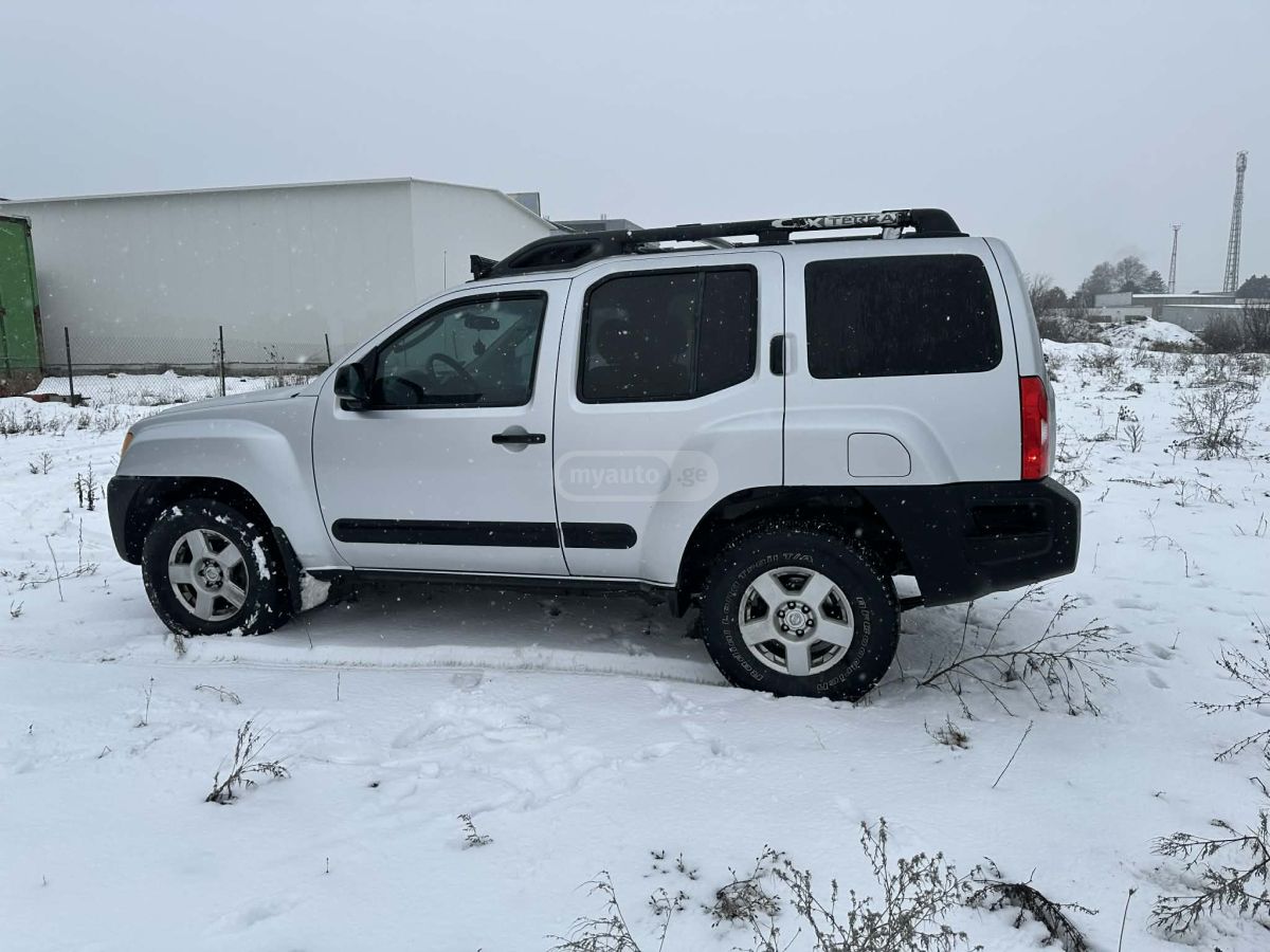 Nissan Xterra 2005 — photo 2
