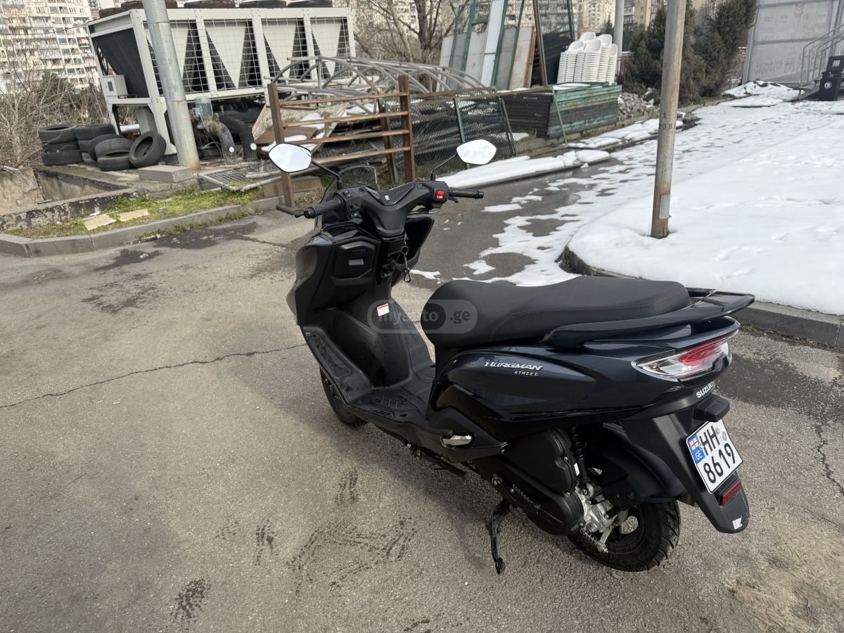 Suzuki Burgman 250 2025 — photo 2