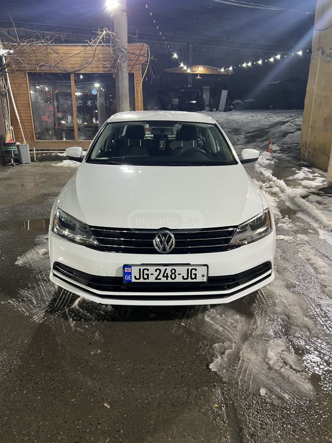 Volkswagen Jetta 2016 — photo 2