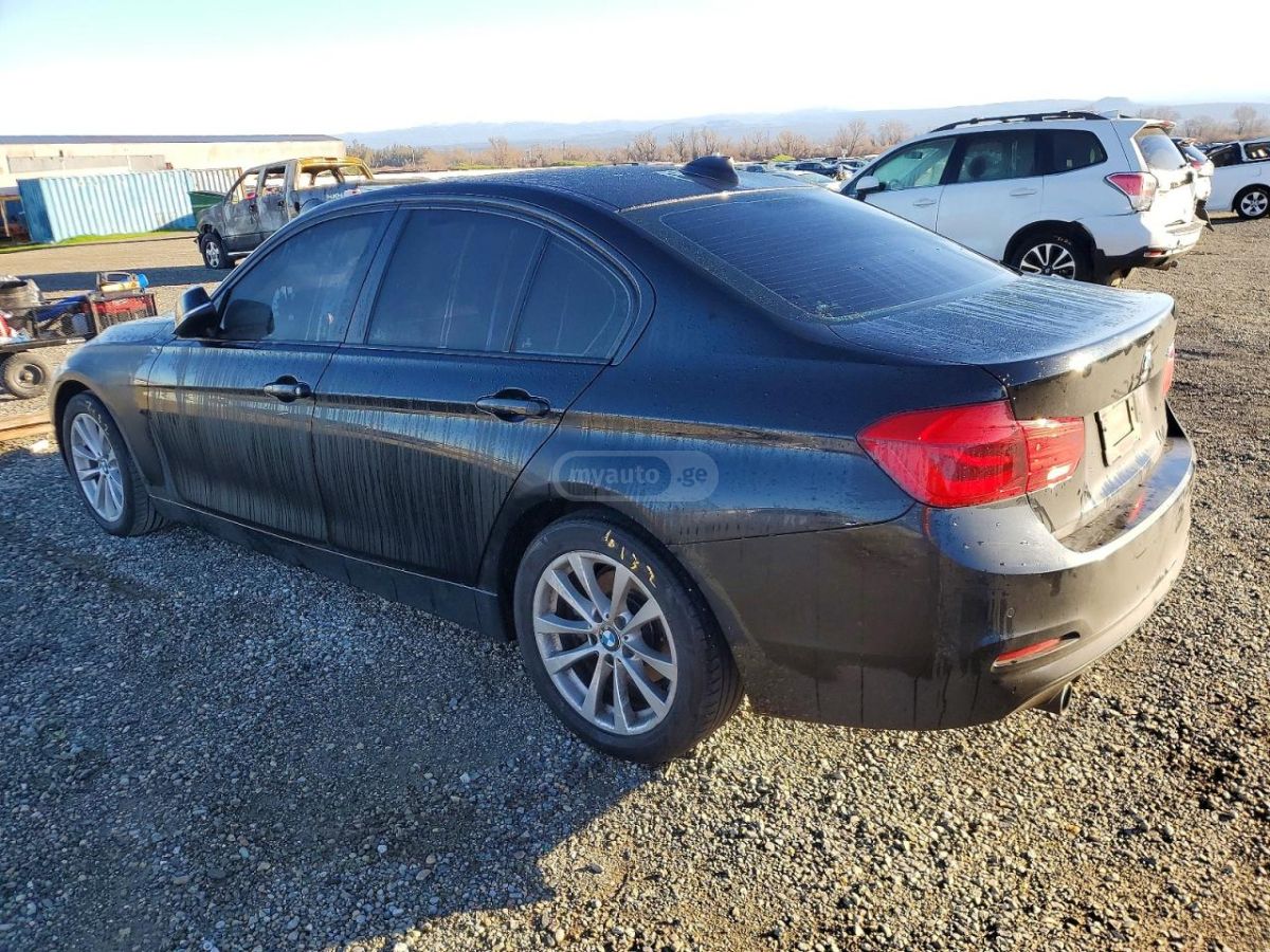 BMW 320 2017 — photo 2