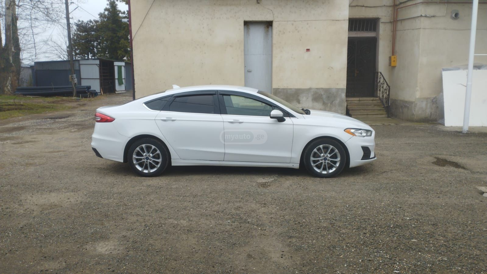 Ford Fusion 2018 — photo 2