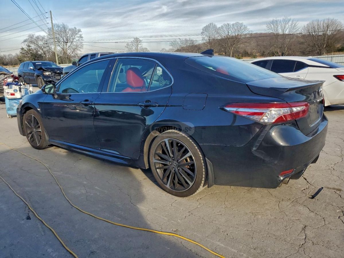 Toyota Camry 2020 — photo 2