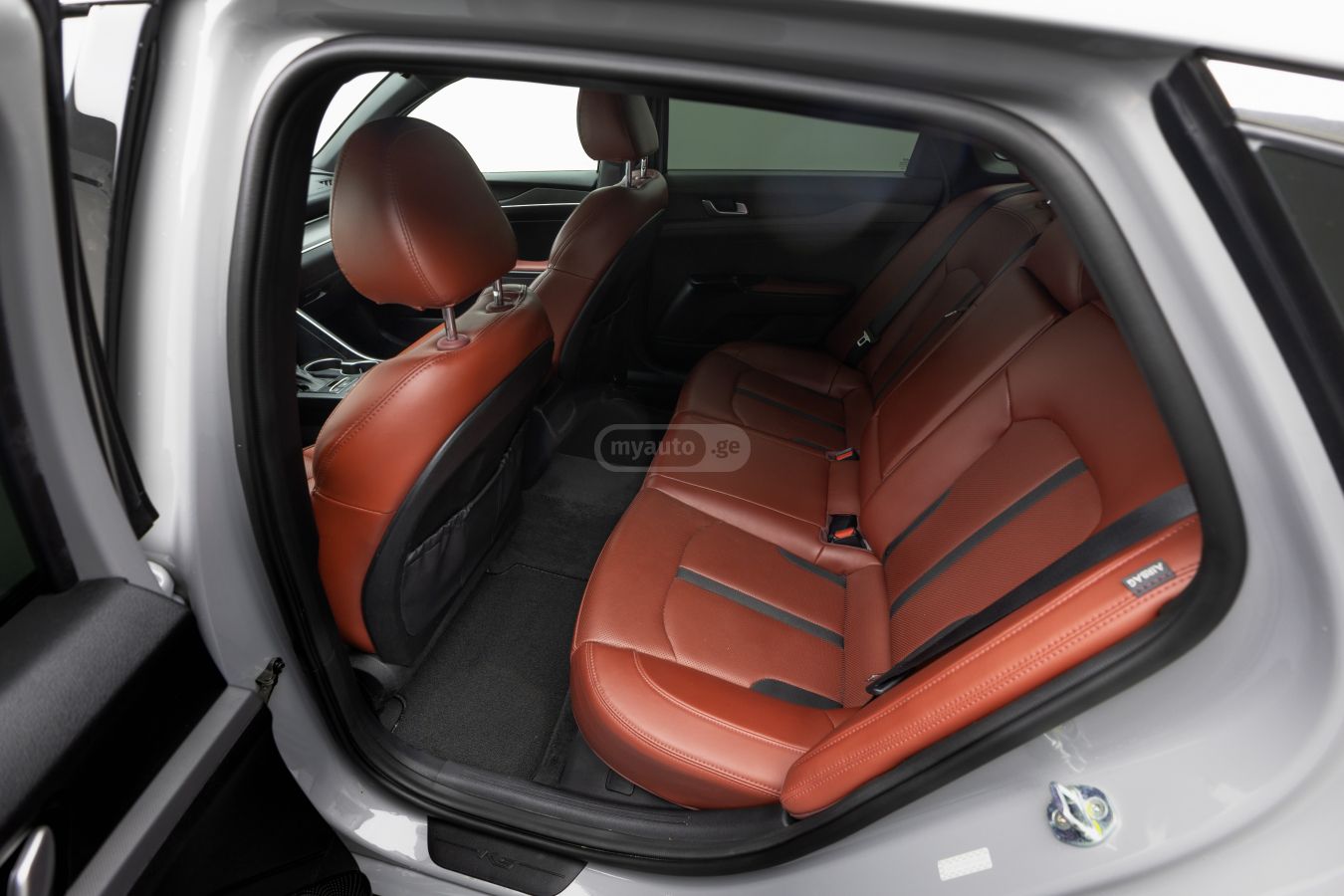 Kia Q 50 2023 — photo 2