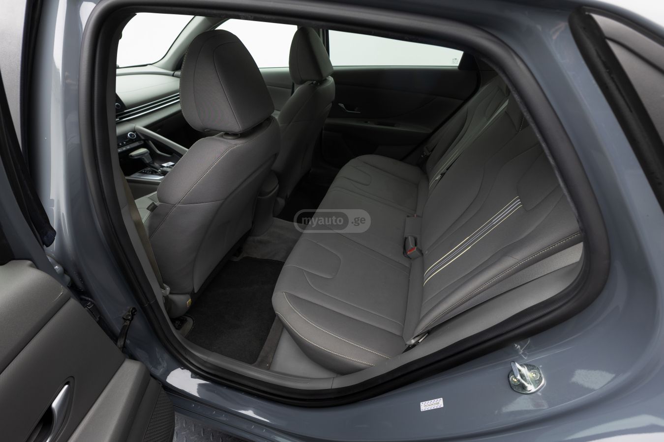 Hyundai Elantra 2022 — photo 2