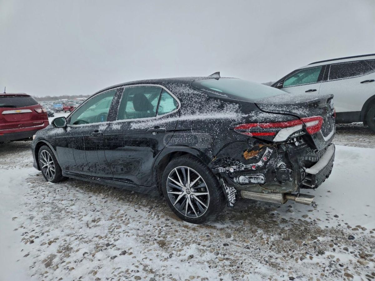 Toyota Camry 2024 — photo 2