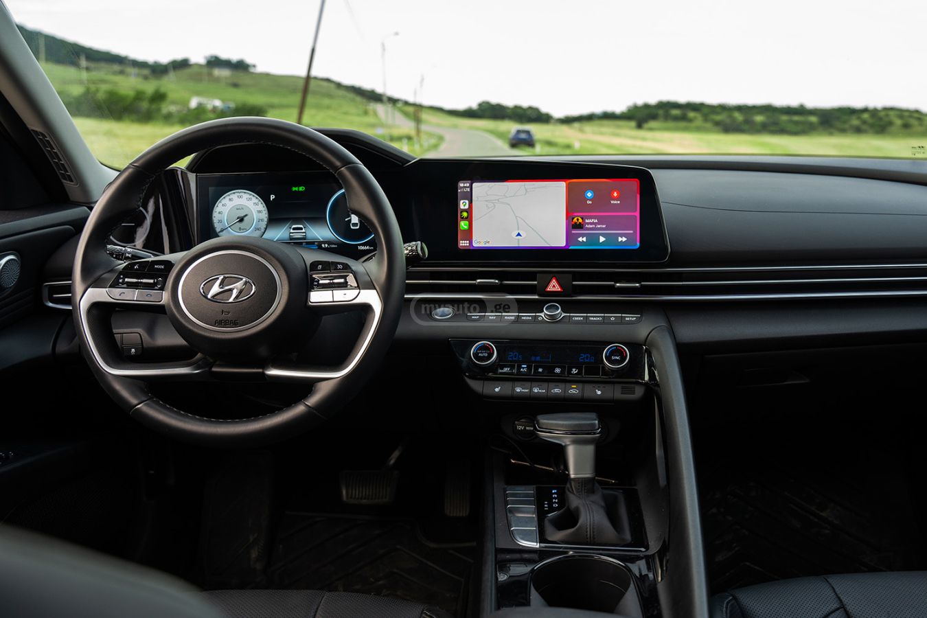 Hyundai Elantra 2023 — photo 2