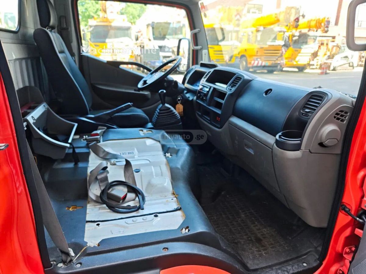 Nissan Cabstar 2015 — photo 2