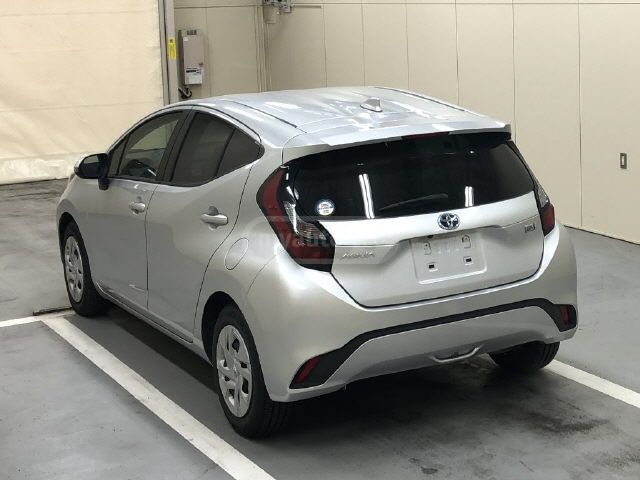 Toyota Aqua 2022 — photo 2