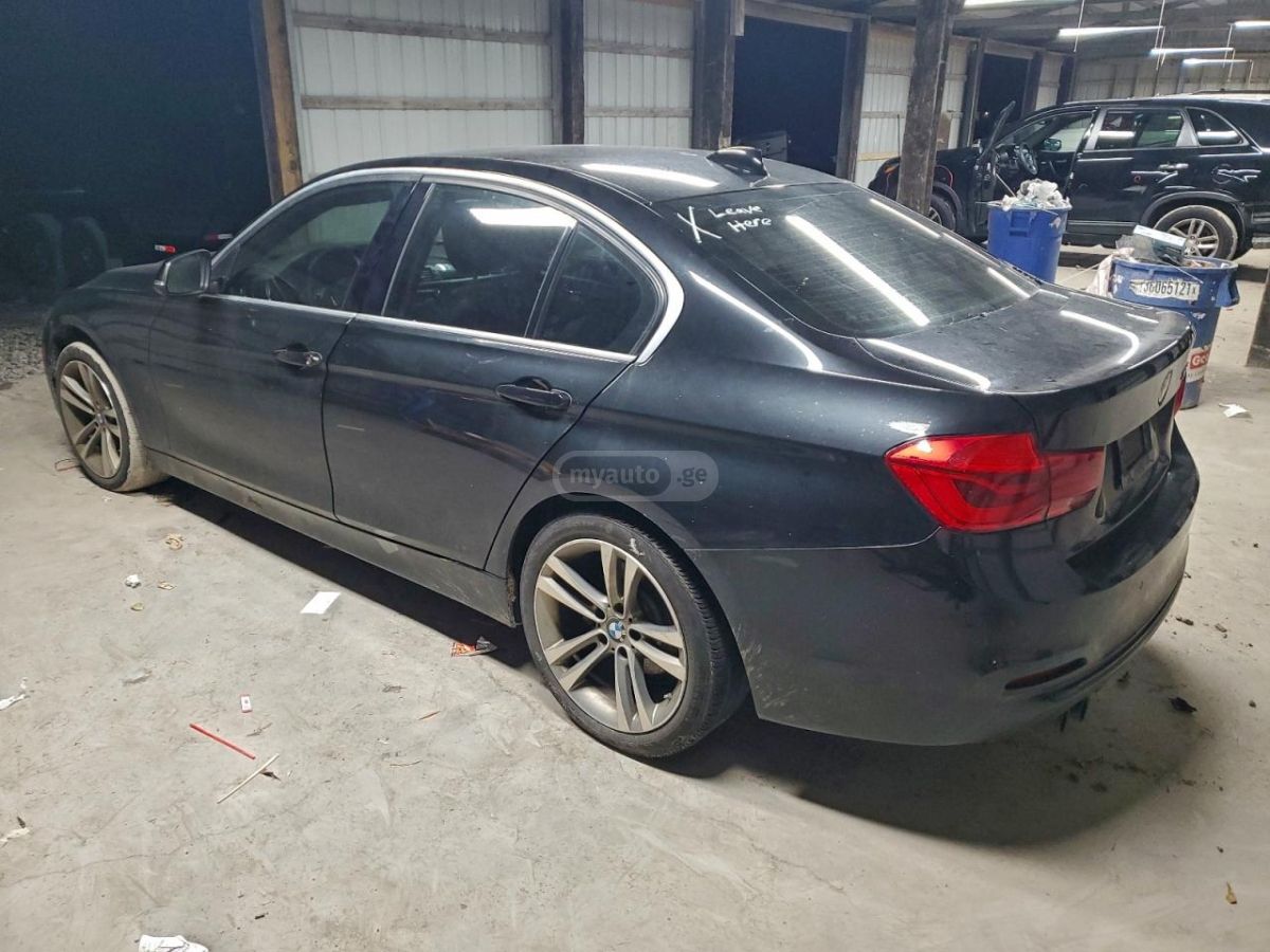 BMW 330 2018 — photo 2