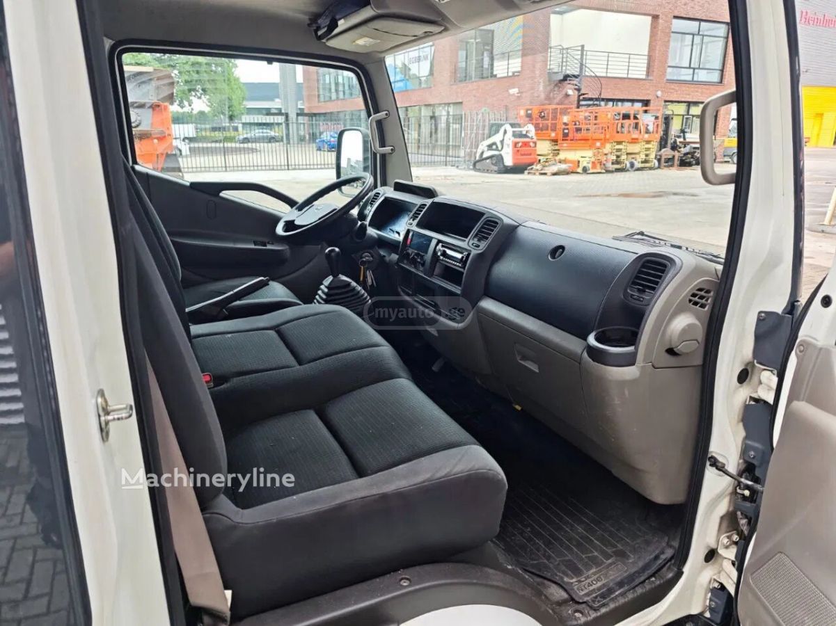 Nissan Cabstar 2014 — photo 2