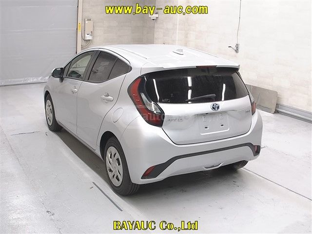 Toyota Aqua 2022 — photo 2