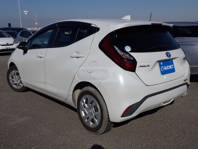Toyota Aqua 2022 — photo 2