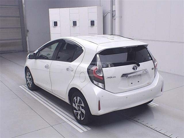 Toyota Aqua 2021 — photo 2