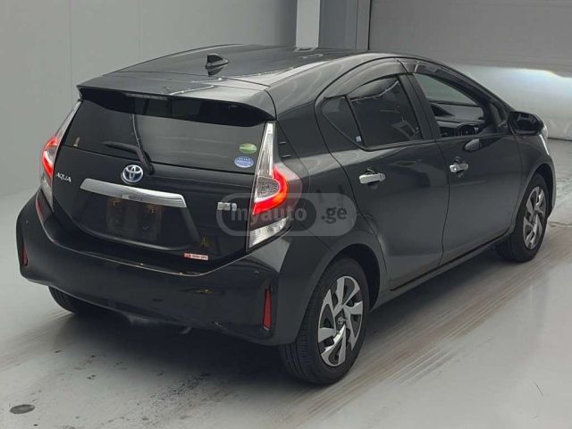 Toyota Aqua 2021 — photo 2
