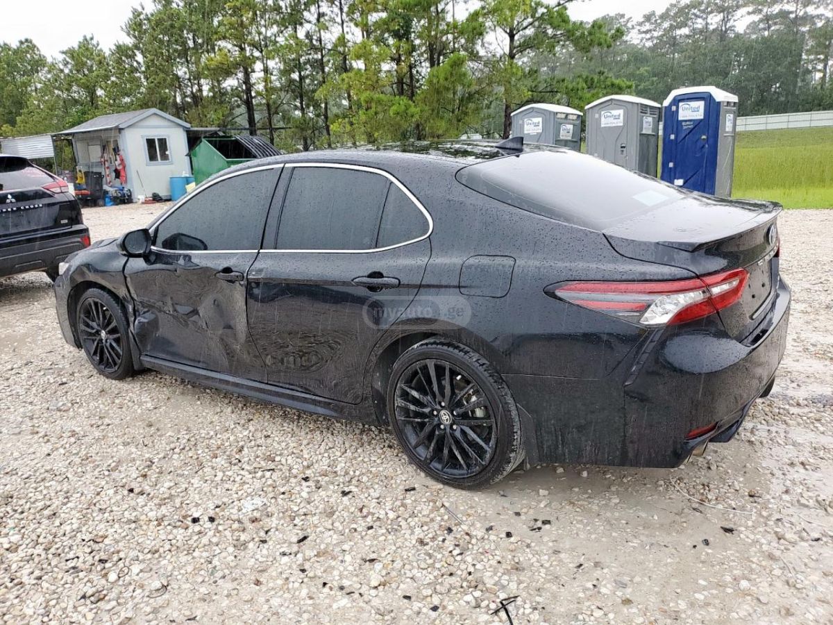 Toyota Camry 2024 — photo 2