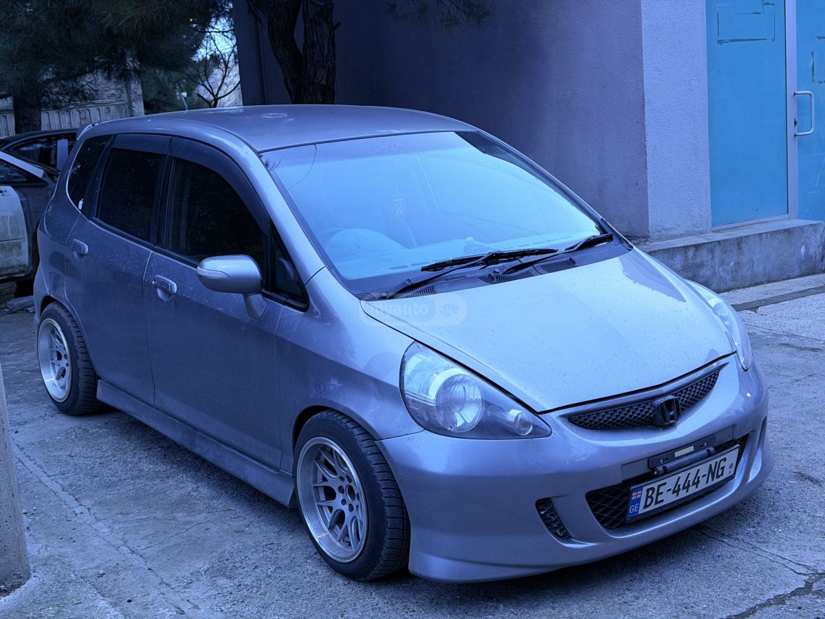 Honda Fit 2005 — photo 2