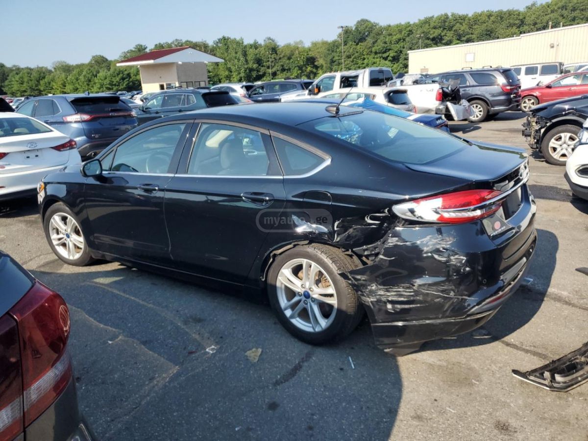 Ford Fusion 2018 — photo 2